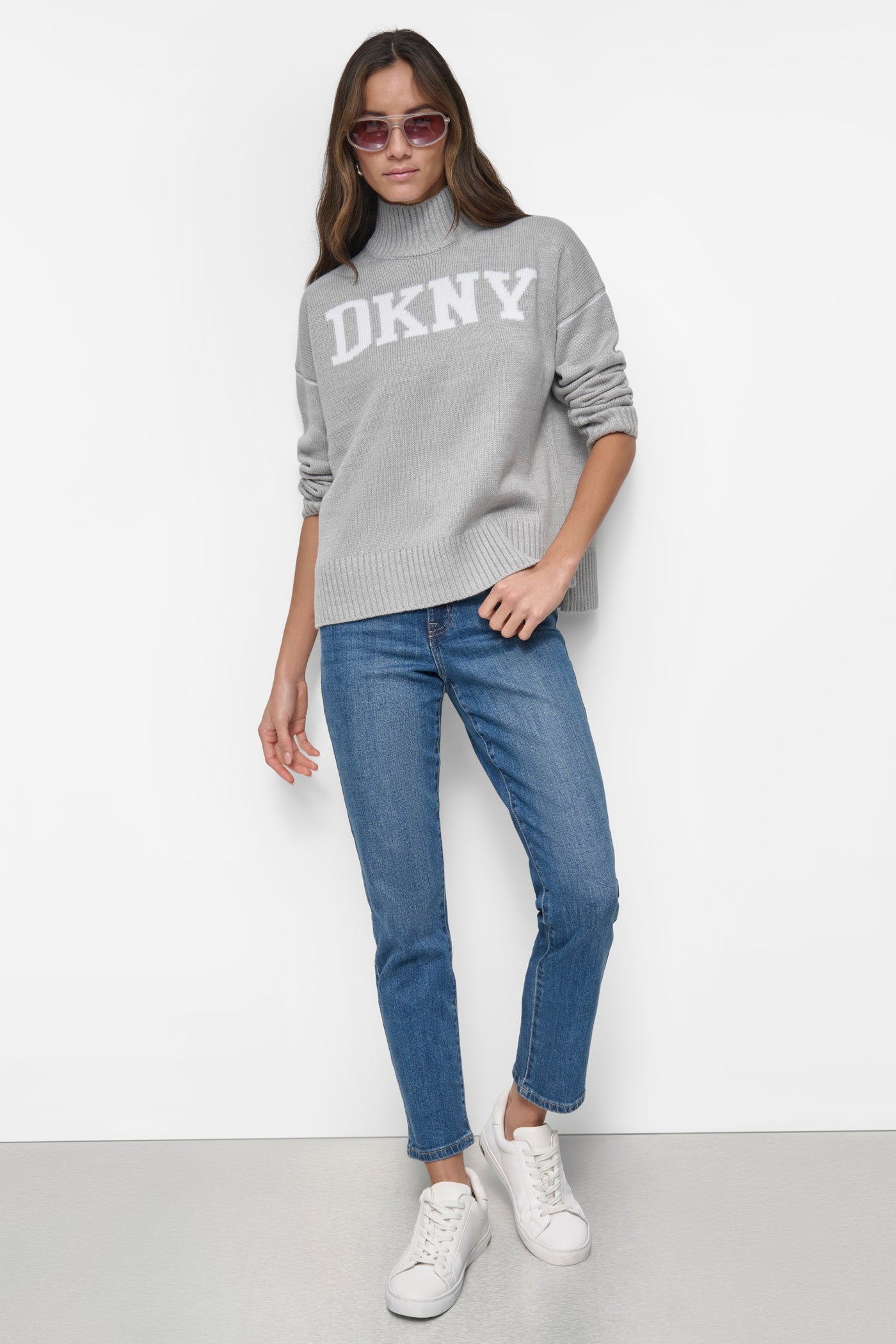 LOGO TURTLENECK SWEATER | DKNY