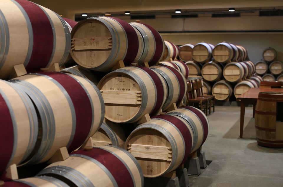 a row of baskets sitting in a row