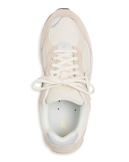 New Balance Women's 2000R Low Top Sneakers