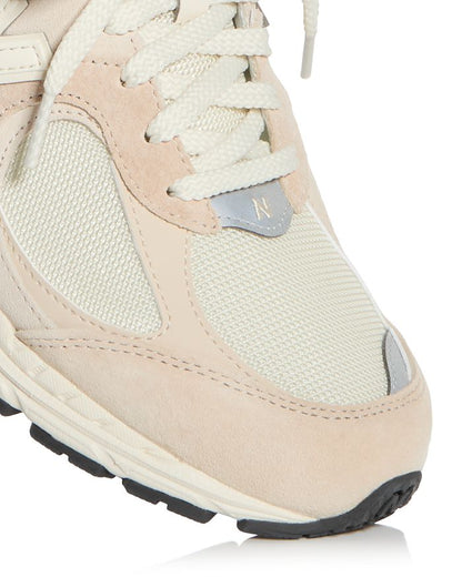 New Balance Women's 2000R Low Top Sneakers