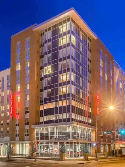 Hampton by Hilton Hotels – Hampton Inn